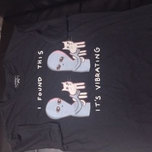 Black Design T-shirt Size M